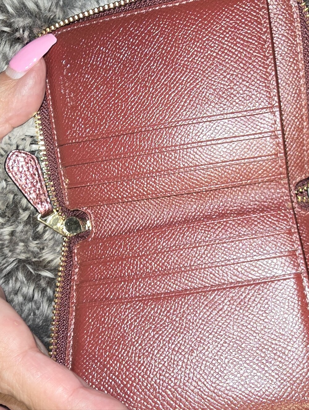 Coach Metallic Plum Pebbled Leather Zip Wallet with Gold Logo - Picture 7 of 7